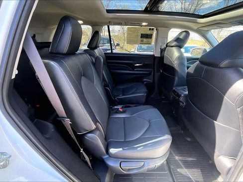 Certified 2024 Toyota Grand Highlander XLE AWD/4WD image 19