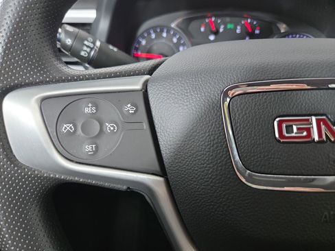 Certified 2023 GMC Acadia SLE image 16