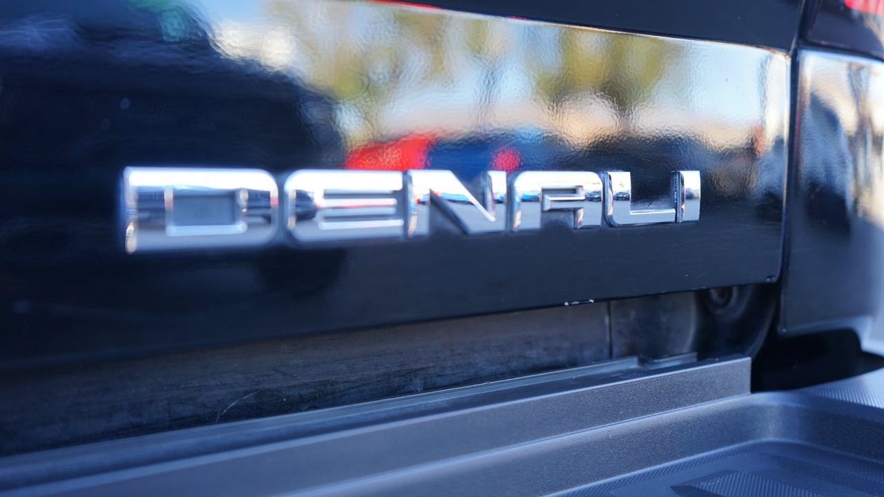 Used 2019 GMC Sierra 2500 Denali w/ Duramax Plus Package AWD/4WD image 27