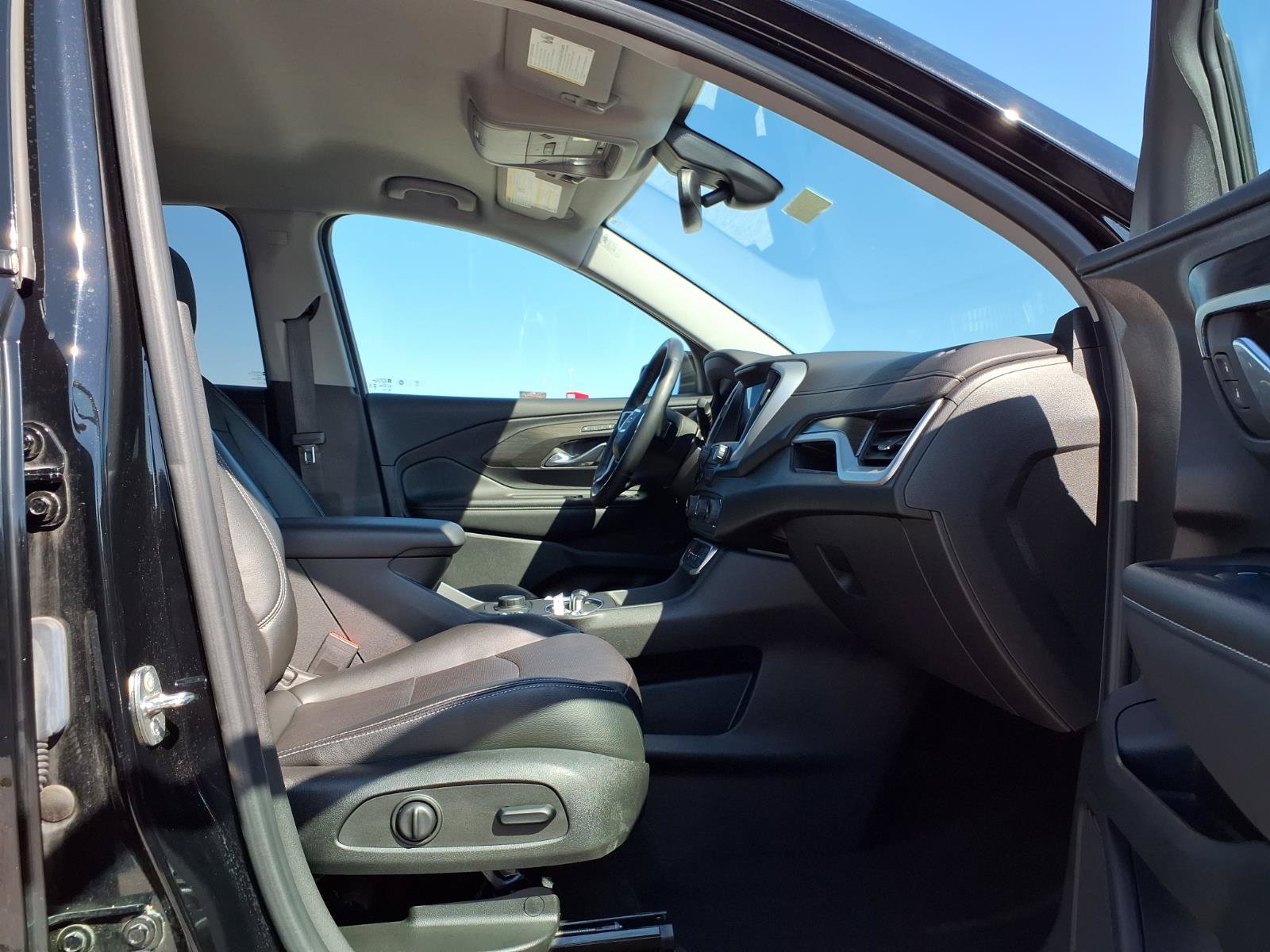 Used 2024 GMC Terrain SLT FWD image 30