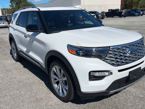 Used 2022 Ford Explorer Platinum w/ Equipment Group 601A image 18