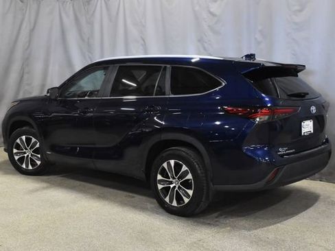 Used 2024 Toyota Highlander XLE image 7