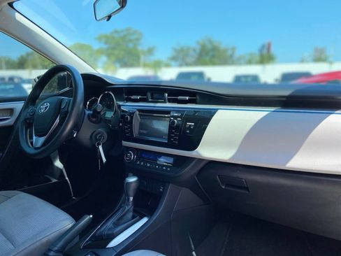 Used 2014 Toyota Corolla LE FWD image 17