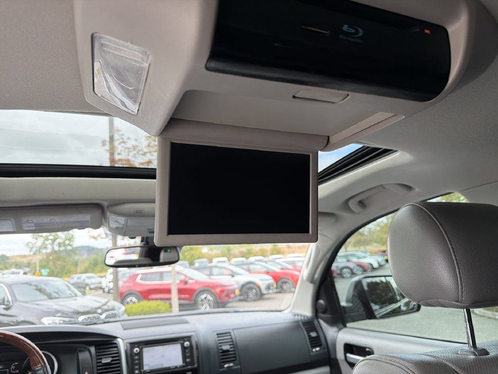 Used 2019 Toyota Sequoia Platinum AWD/4WD image 37