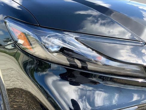 Used 2025 Toyota Camry SE w/ Convenience Package FWD image 27