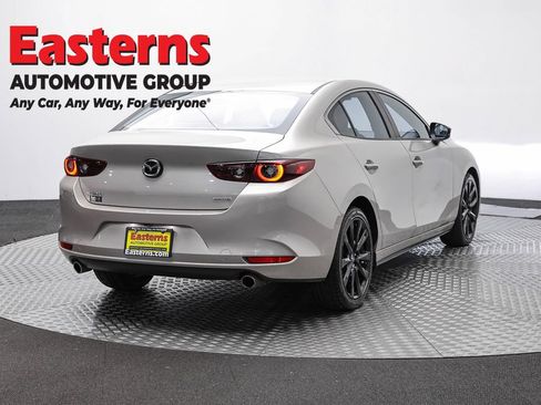 Used 2024 MAZDA MAZDA3 s FWD image 5