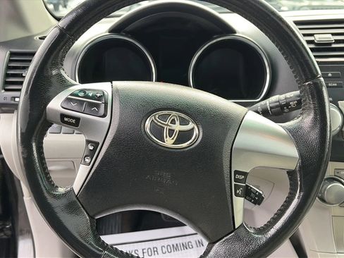 Used 2011 Toyota Highlander SE image 13