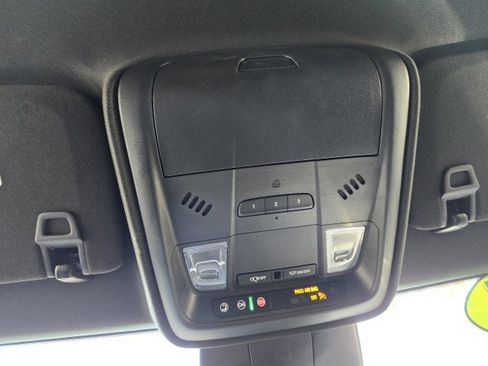 Used 2025 Cadillac XT4 Premium Luxury image 27