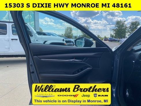 Used 2024 MAZDA MAZDA3 s image 12