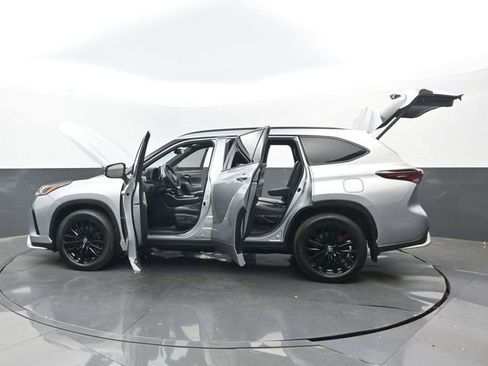 Used 2024 Toyota Highlander XSE image 36
