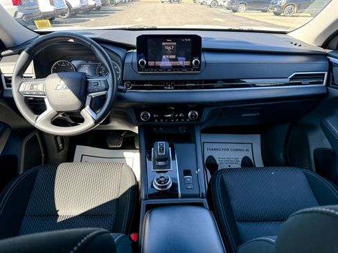 Used 2022 Mitsubishi Outlander ES image 33