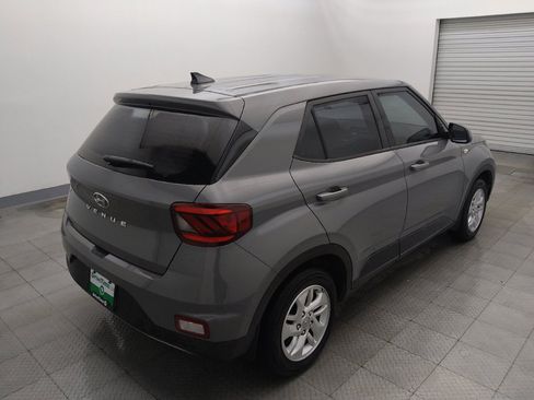 Used 2022 Hyundai Venue SE FWD image 9