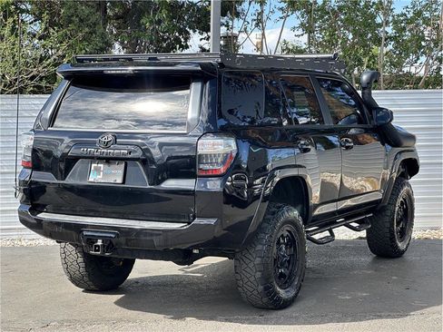 Used 2019 Toyota 4Runner SR5 AWD/4WD image 10