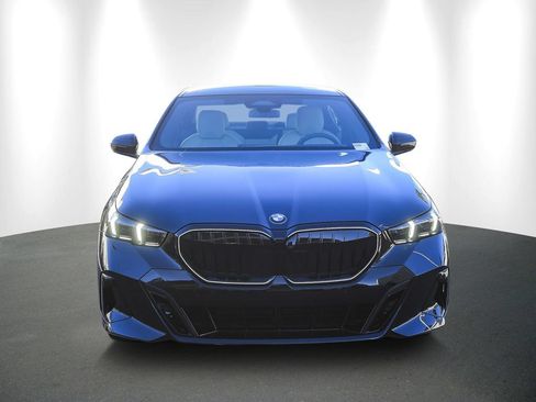Used 2026 BMW 530i w/ M Sport Package RWD image 2