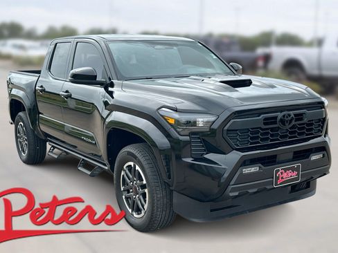Used 2025 Toyota Tacoma TRD Sport w/ TRD Sport Upgrade Package RWD image 1