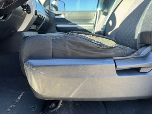 Used 2015 Toyota Tundra SR5 image 11