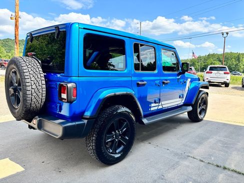 Used 2021 Jeep Wrangler Unlimited Sahara AWD/4WD image 4