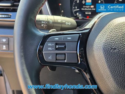 Certified 2025 Honda Pilot Black Edition image 27
