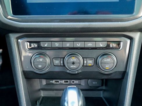 Used 2019 Volkswagen Tiguan SE AWD/4WD image 45