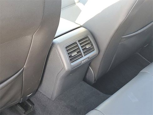 Used 2015 Volkswagen Golf S image 10