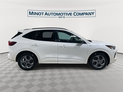 Used 2023 Ford Escape ST-Line w/ Tech Pack #1 FWD image 9