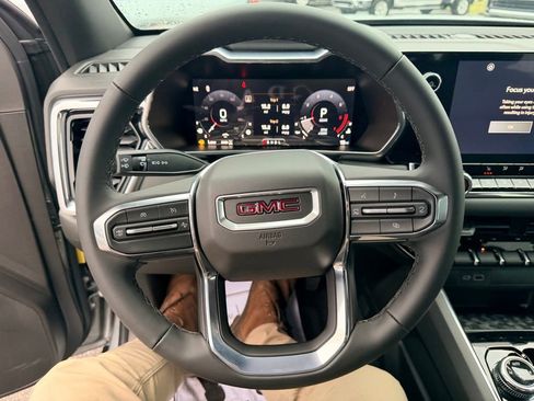 New 2026 GMC Canyon Elevation w/ Convenience Package image 16