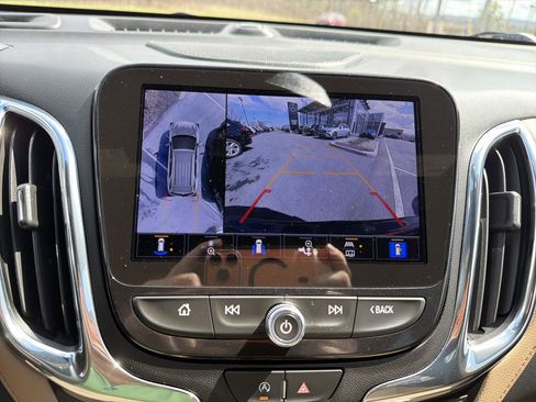 Used 2023 Chevrolet Equinox Premier AWD/4WD image 21