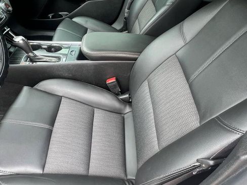 Used 2017 Chevrolet Impala LT w/ Convenience Package FWD image 12
