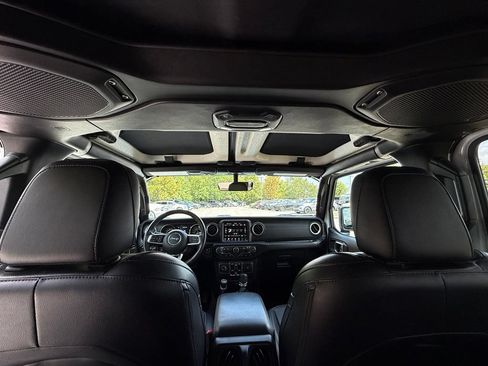 Used 2019 Jeep Wrangler Unlimited Sahara AWD/4WD image 33