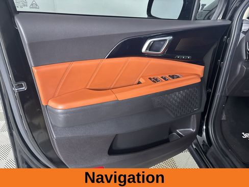 Used 2025 Kia Carnival SX Prestige image 8