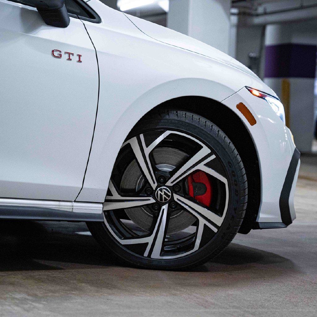 New 2026 Volkswagen GTI SE FWD image 7