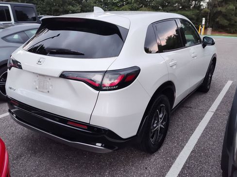 Used 2024 Honda HR-V EX-L image 4