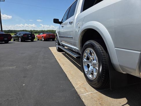Used 2017 RAM 1500 Laramie w/ Convenience Group AWD/4WD image 10