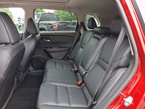 Used 2023 Nissan Rogue SL w/ SL Premium Package AWD/4WD image 12