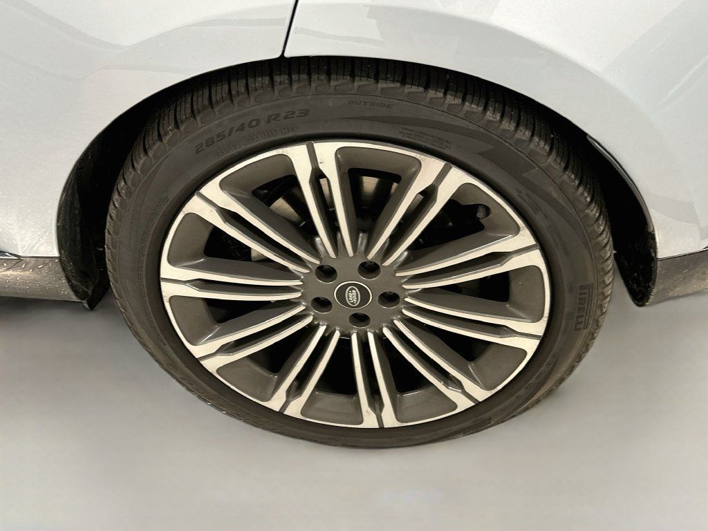 Used 2023 Land Rover Range Rover Autobiography AWD/4WD image 34