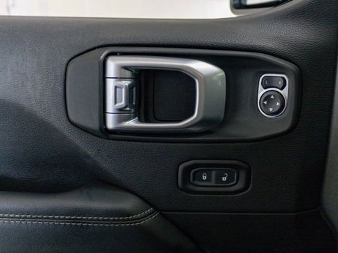 Certified 2020 Jeep Wrangler Unlimited Sahara image 11