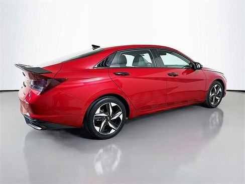 Used 2023 Hyundai Elantra Limited w/ Cargo Package image 7