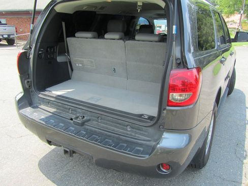 Used 2011 Toyota Sequoia SR5 w/ Premium Pkg AWD/4WD image 20