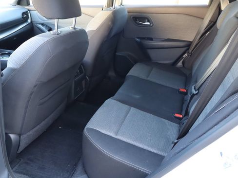 Used 2022 Nissan Rogue SV FWD image 5