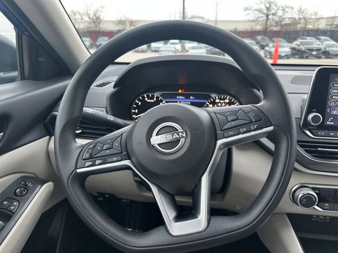 Used 2025 Nissan Altima 2.5 SV image 27