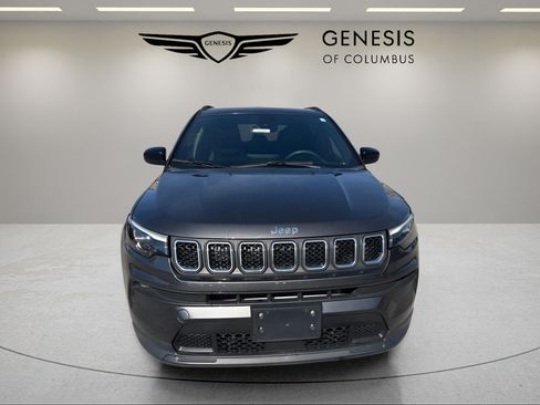 Used 2023 Jeep Compass Latitude w/ Sun and Sound Group AWD/4WD image 8