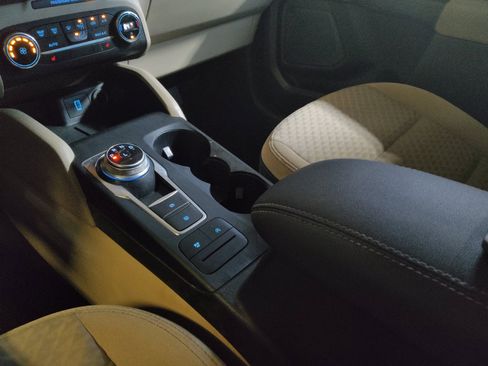 Used 2020 Ford Escape SE FWD image 26