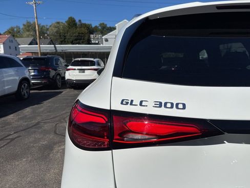 New 2026 Mercedes-Benz GLC 300 4MATIC image 7