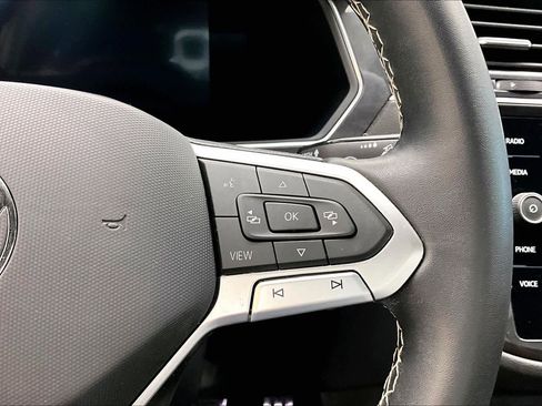 Used 2023 Volkswagen Tiguan SE R-Line image 24