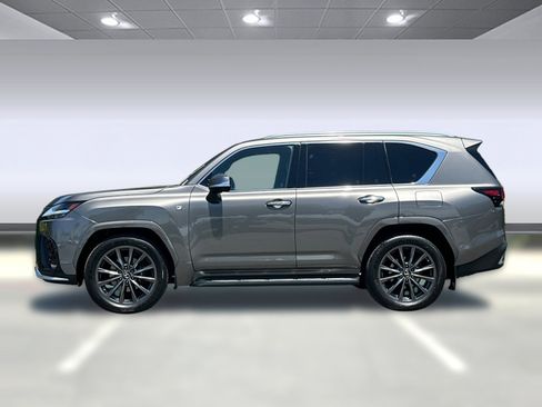 Used 2022 Lexus LX 600 F Sport w/ Accessory Package (Z1) AWD/4WD image 2