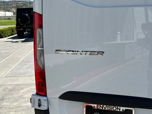 Used 2025 Mercedes-Benz Sprinter 2500 image 10
