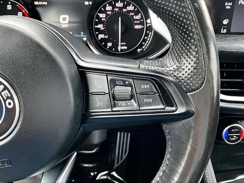 Used 2022 Alfa Romeo Stelvio Sprint AWD/4WD image 18