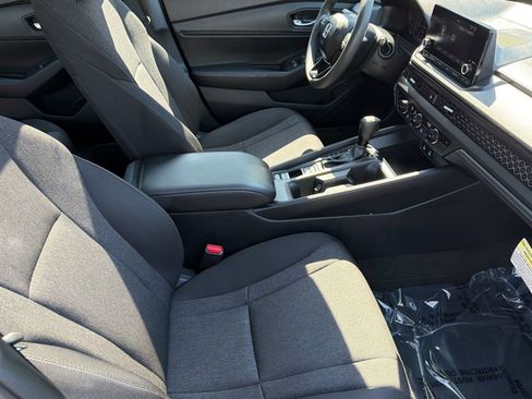 Used 2025 Honda Accord SE image 25