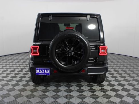 Used 2025 Jeep Wrangler Unlimited Sahara AWD/4WD image 22