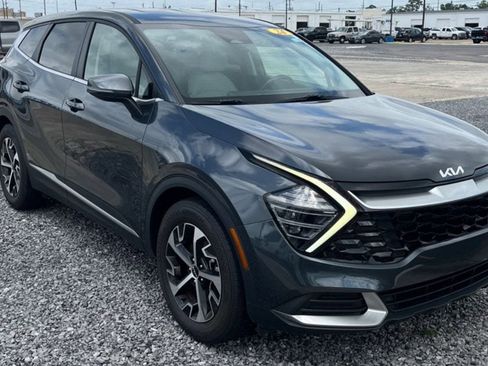 Used 2024 Kia Sportage EX image 3